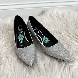 Calvin Klein Genoveva pump silver glitter 5.5